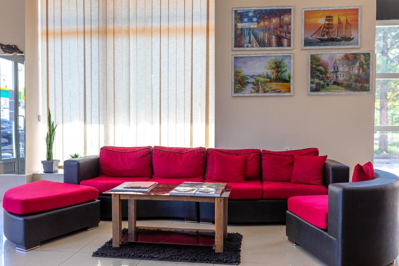 Hotel Phasis Koutaïssi Extérieur photo