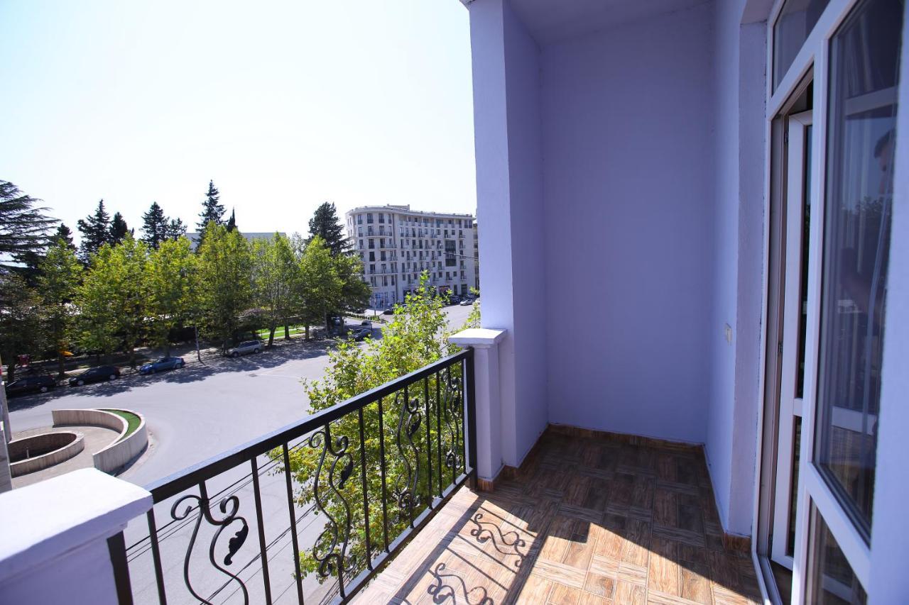 Hotel Phasis Koutaïssi Extérieur photo