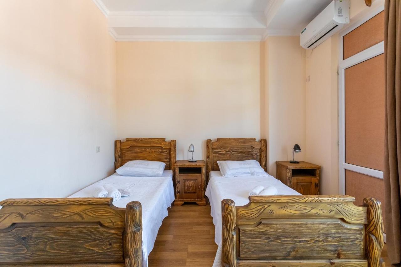 Hotel Phasis Koutaïssi Extérieur photo