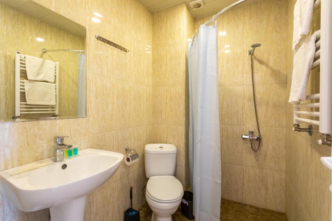 Hotel Phasis Koutaïssi Extérieur photo