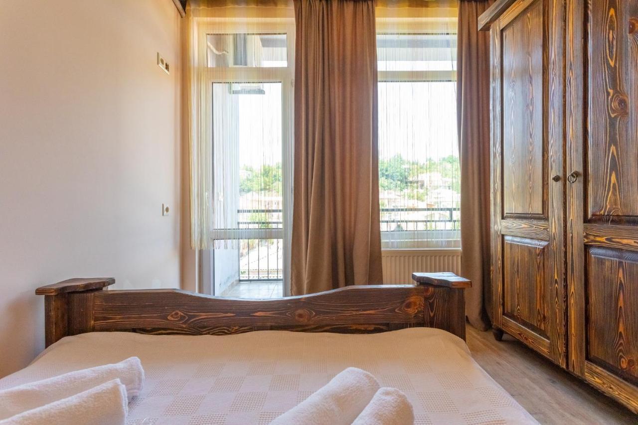 Hotel Phasis Koutaïssi Extérieur photo