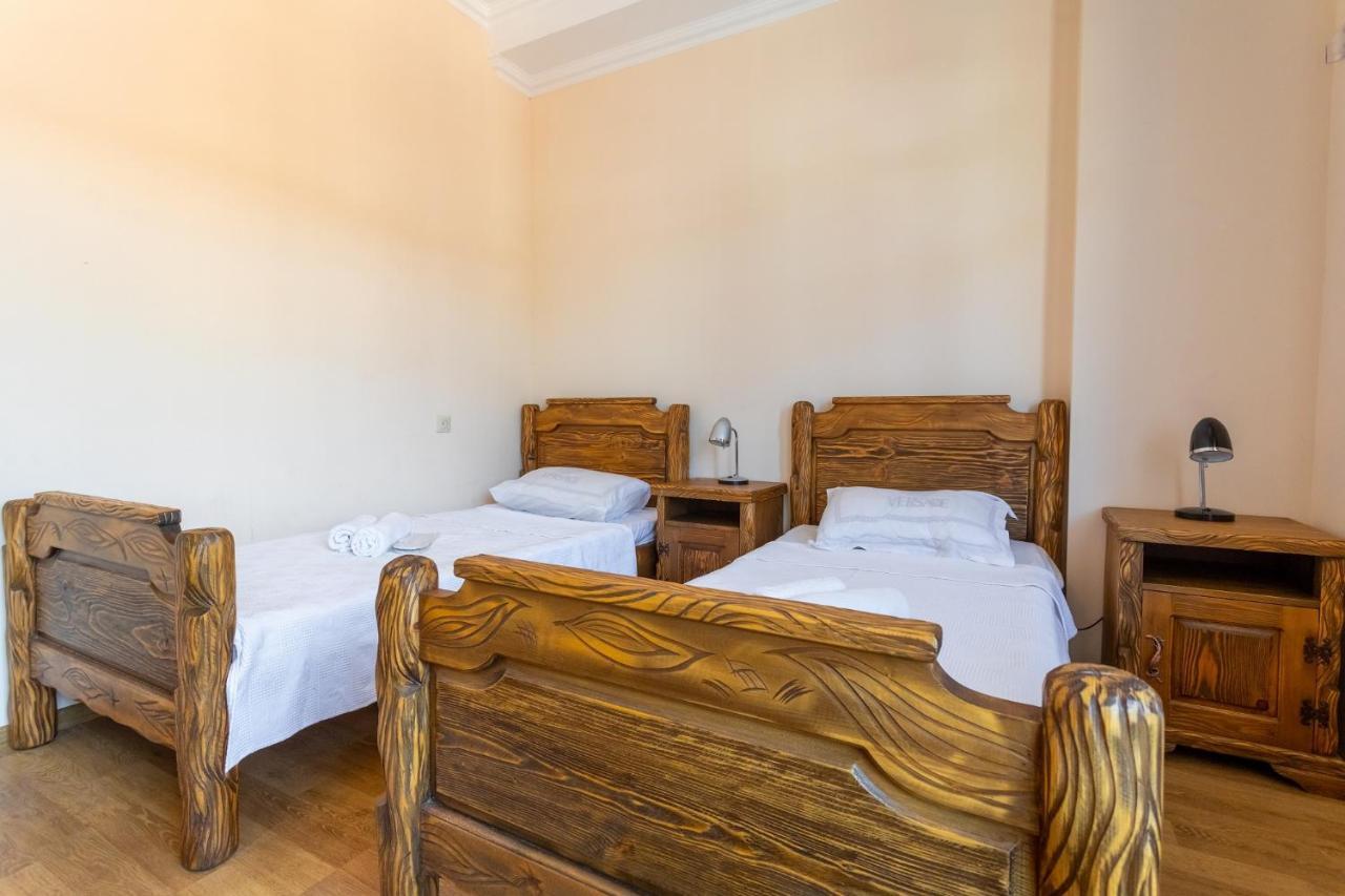 Hotel Phasis Koutaïssi Extérieur photo