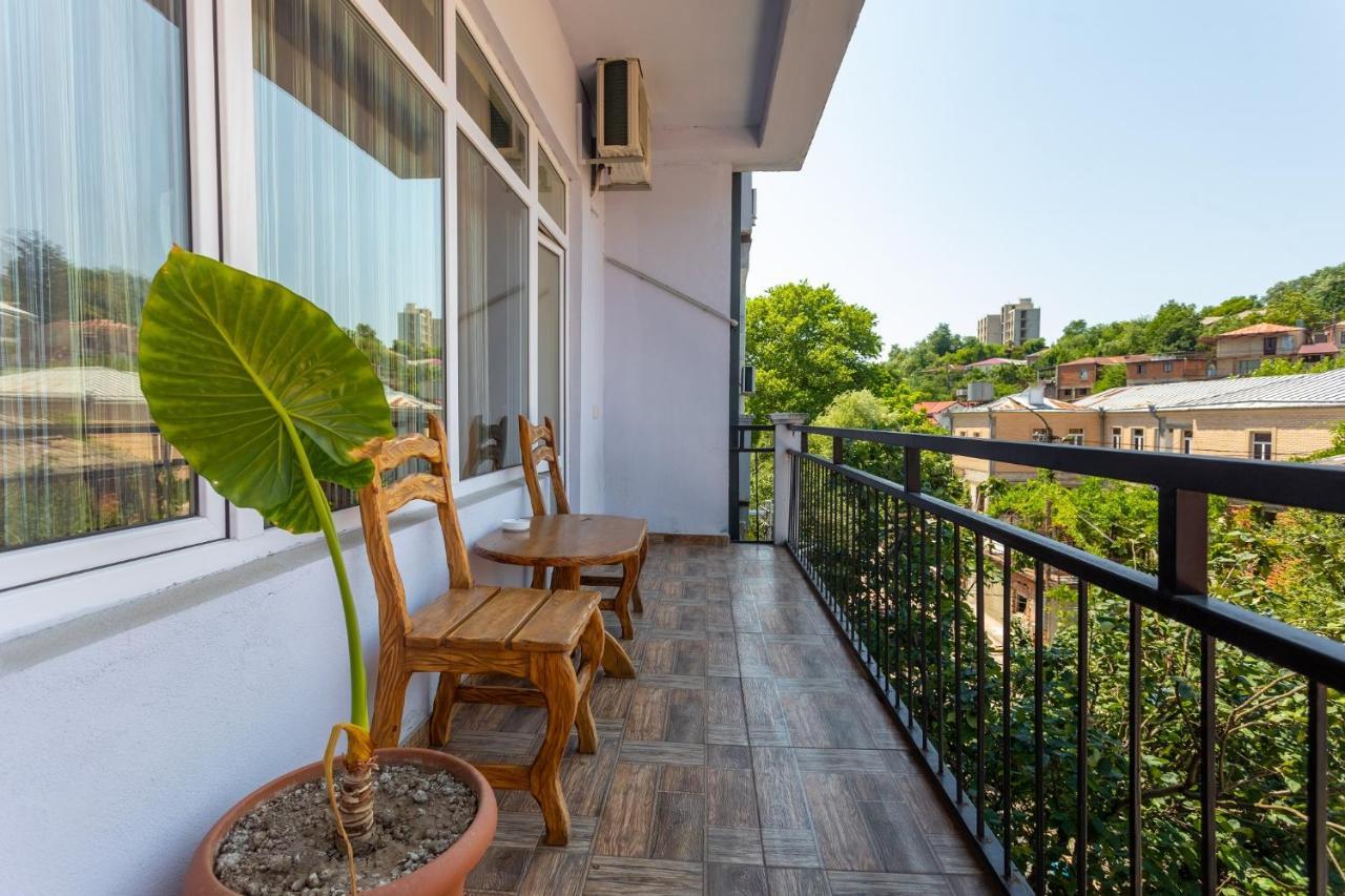Hotel Phasis Koutaïssi Extérieur photo