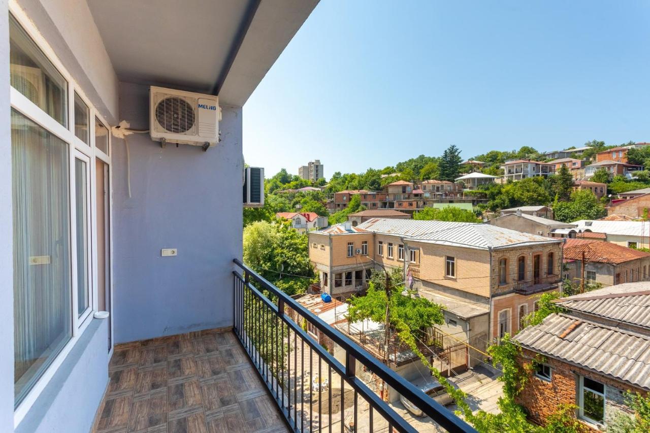 Hotel Phasis Koutaïssi Extérieur photo