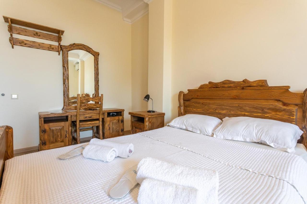 Hotel Phasis Koutaïssi Extérieur photo