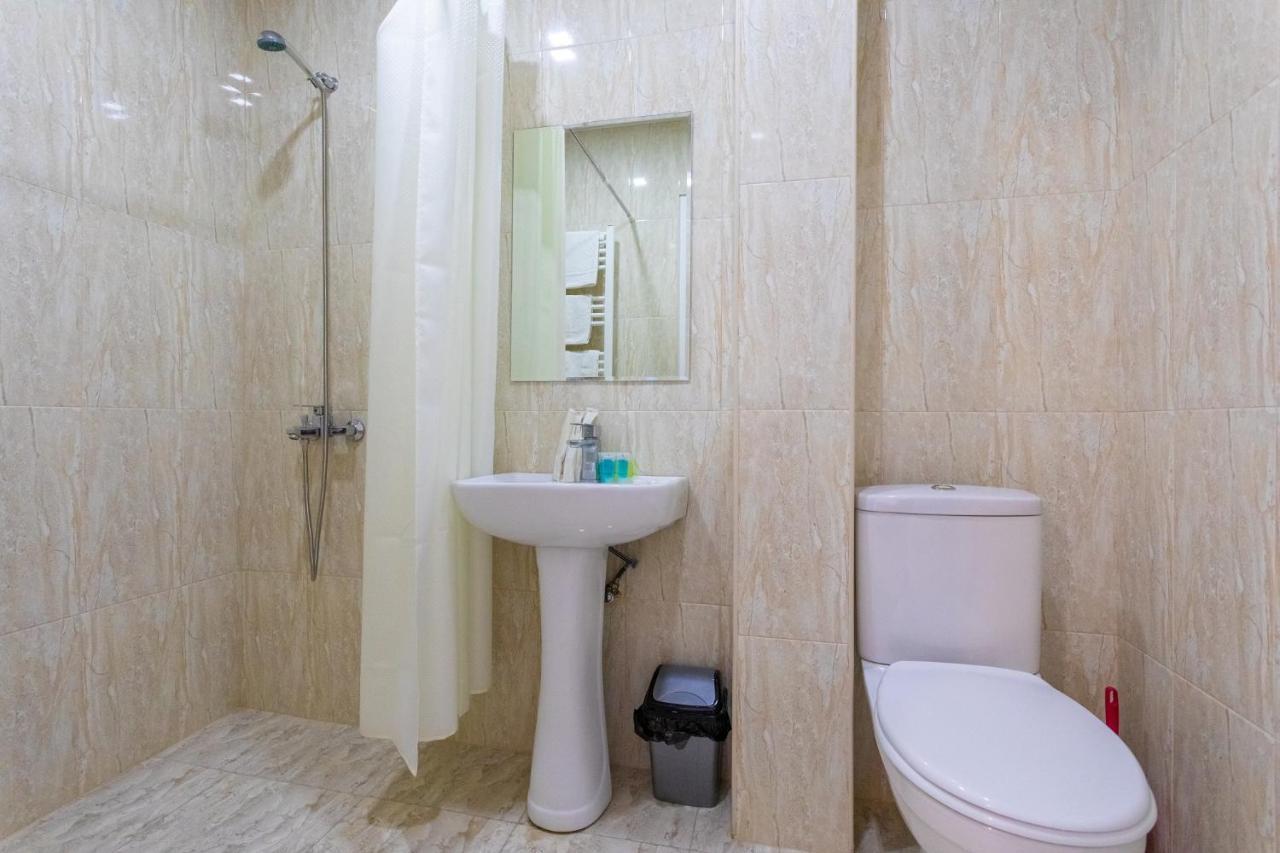 Hotel Phasis Koutaïssi Extérieur photo