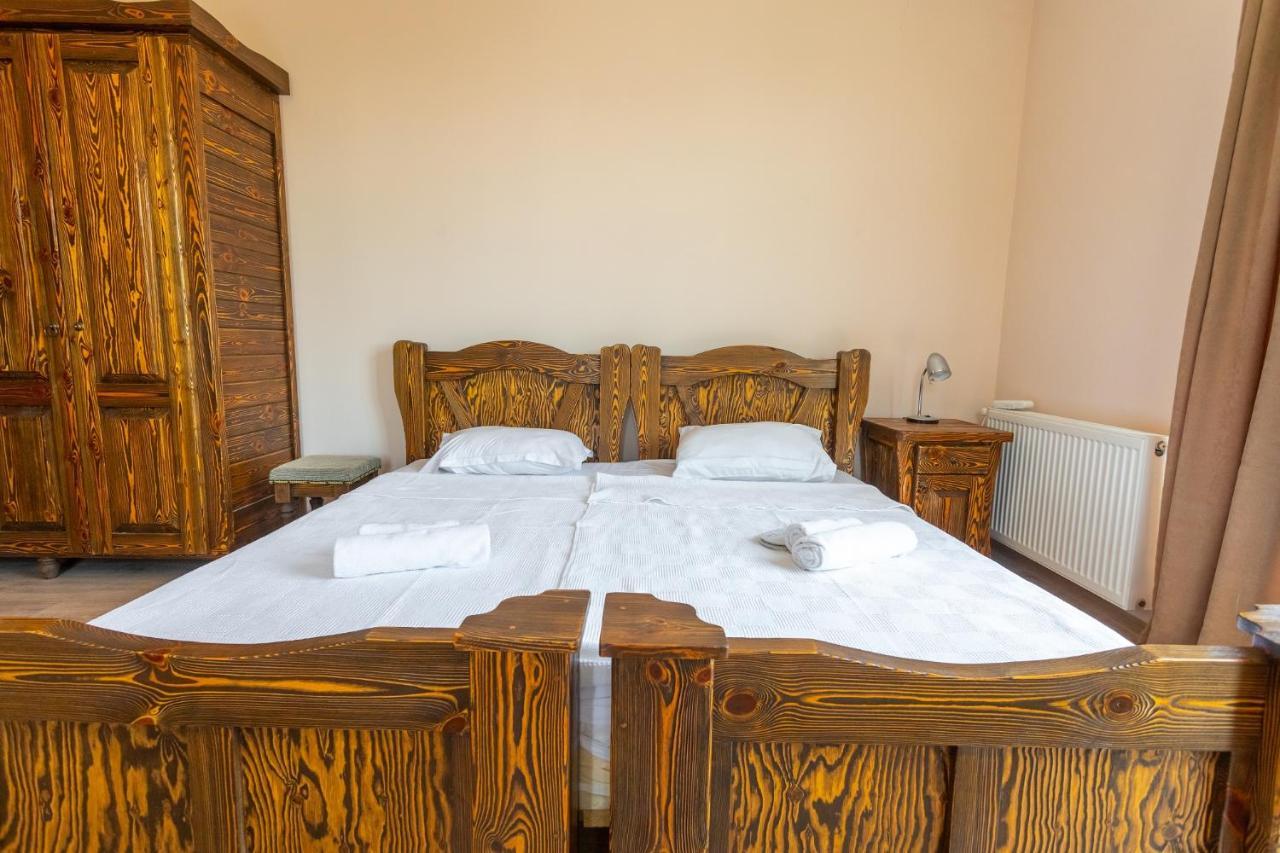 Hotel Phasis Koutaïssi Extérieur photo