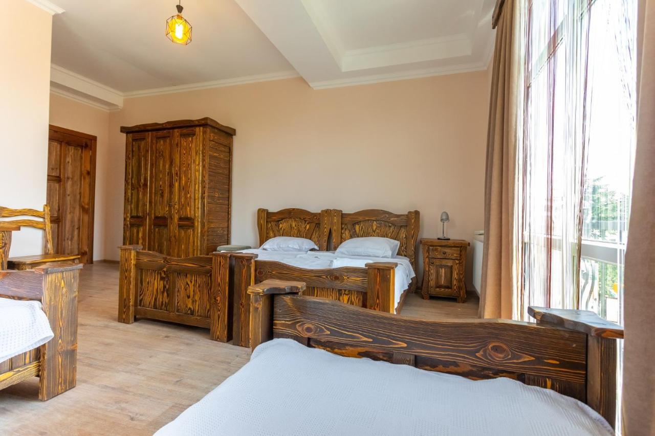 Hotel Phasis Koutaïssi Extérieur photo