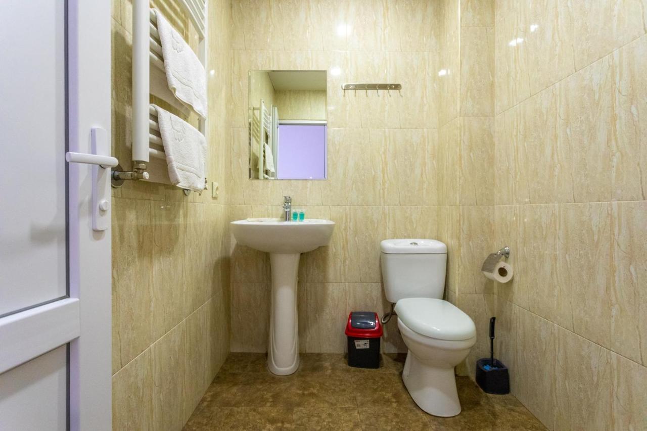 Hotel Phasis Koutaïssi Extérieur photo