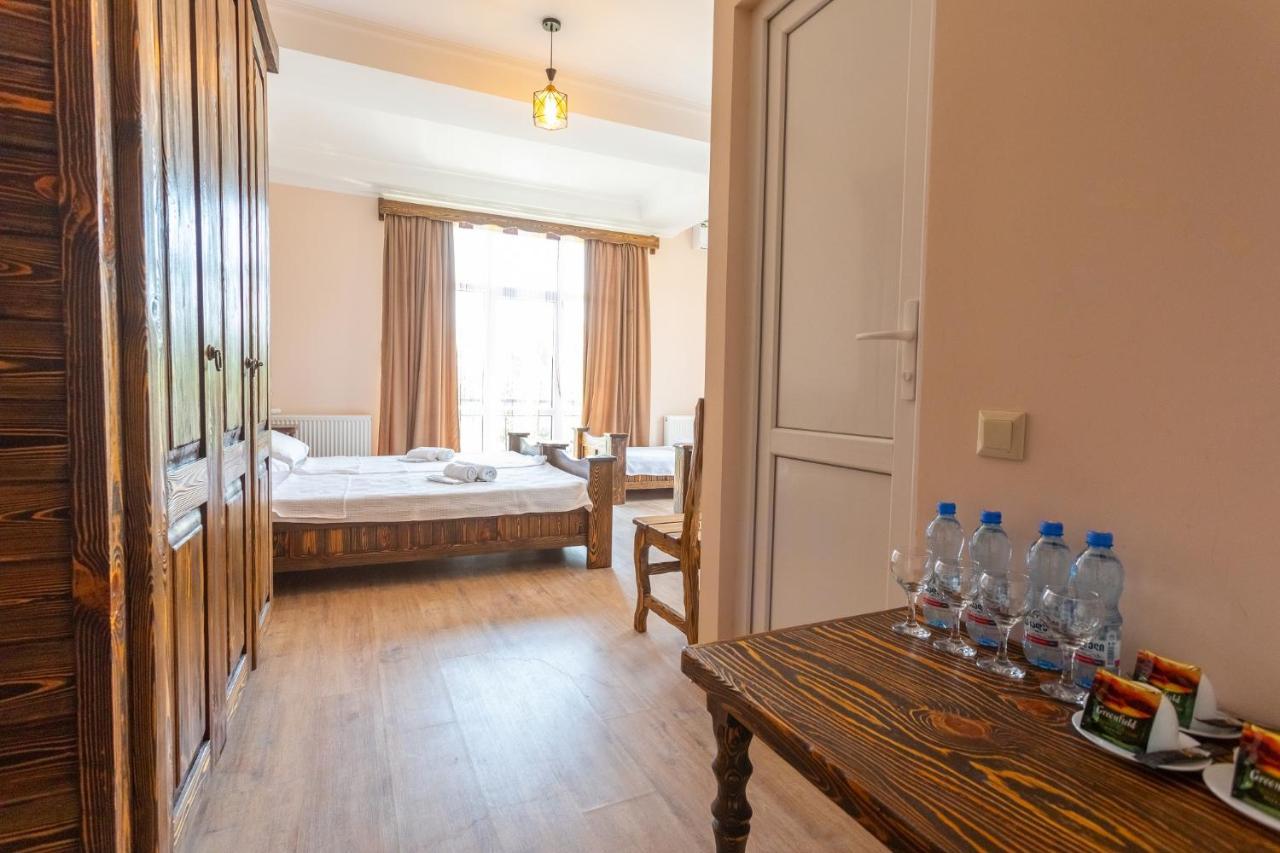 Hotel Phasis Koutaïssi Extérieur photo