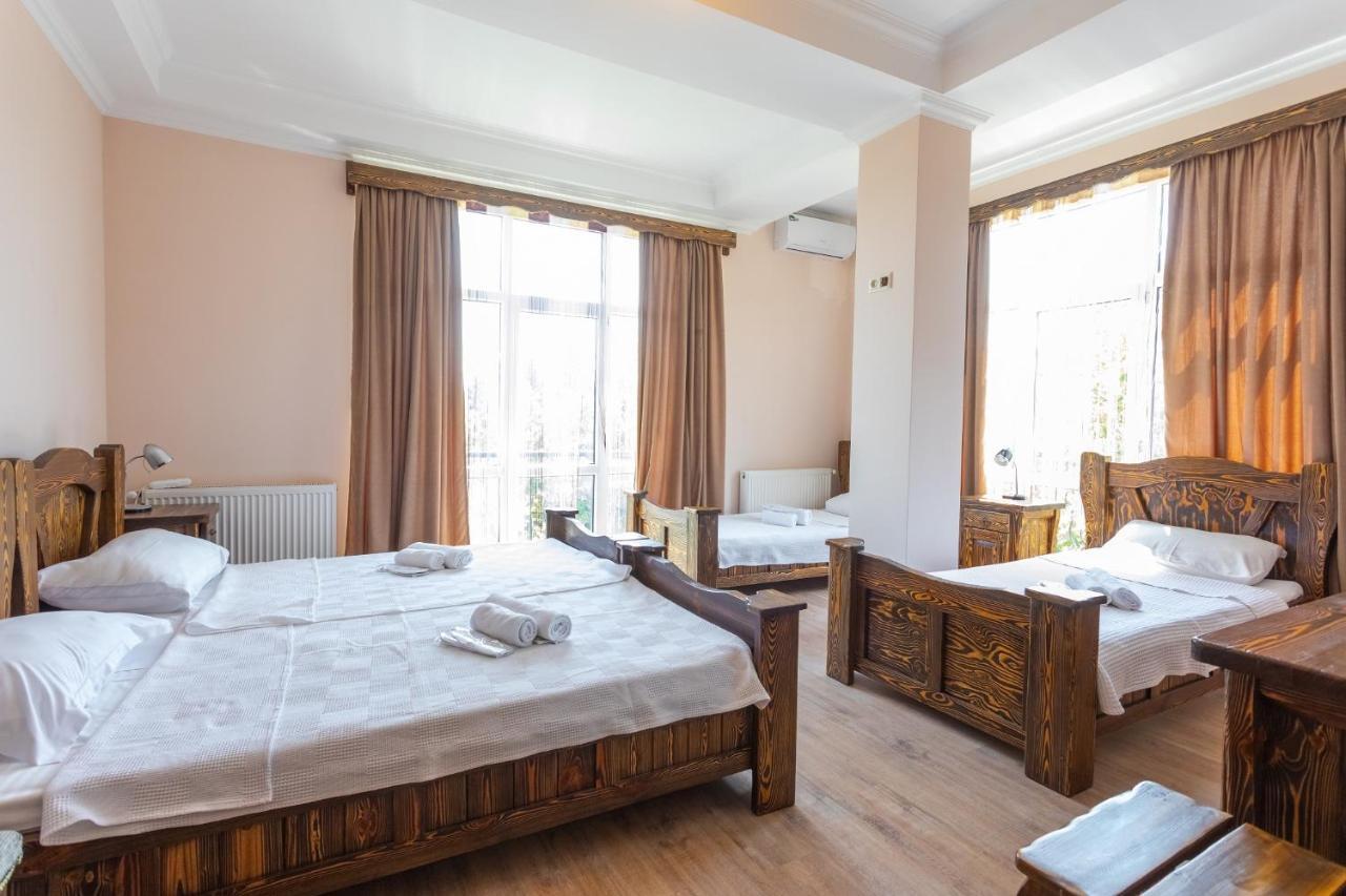 Hotel Phasis Koutaïssi Extérieur photo