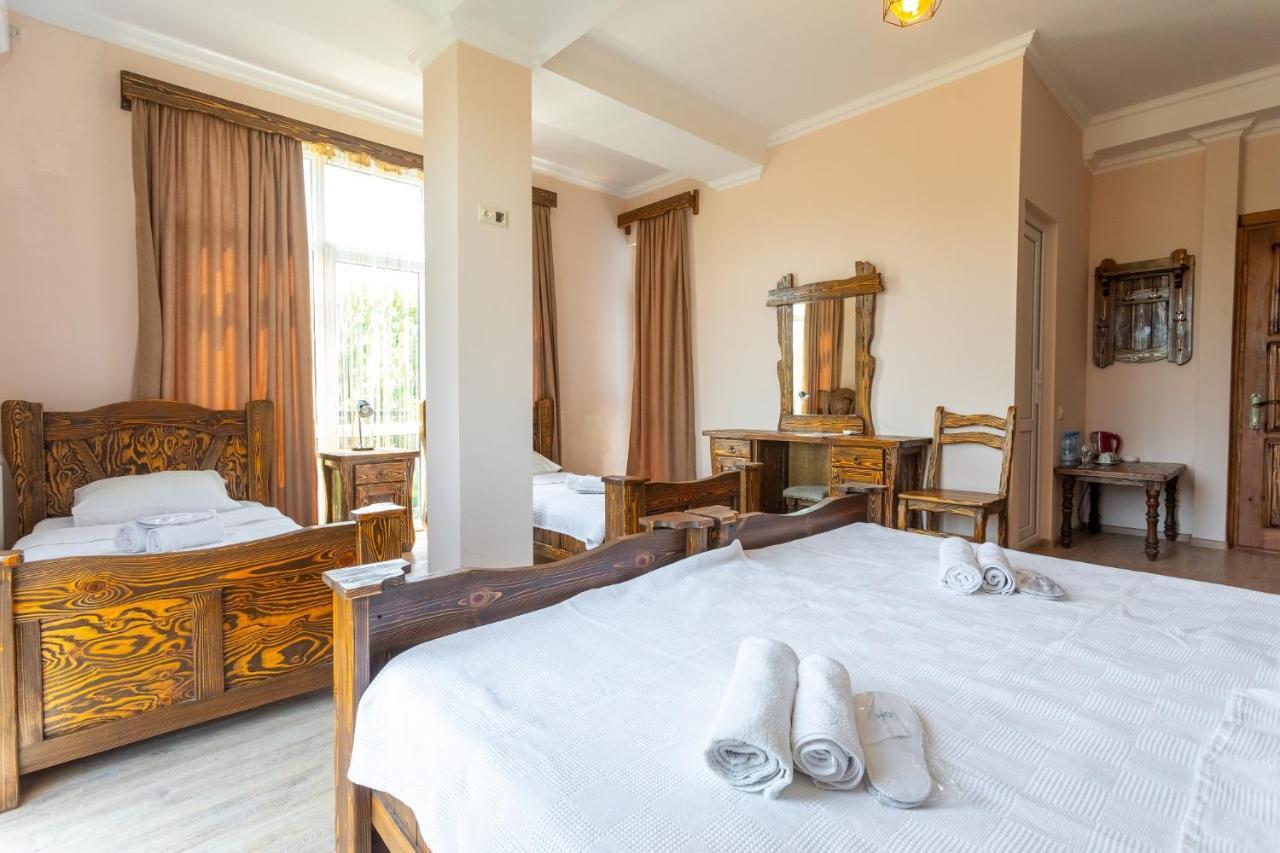 Hotel Phasis Koutaïssi Extérieur photo