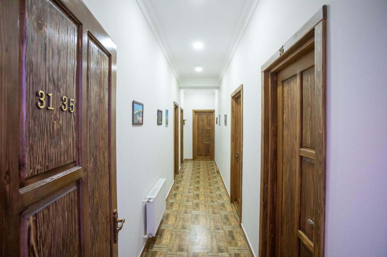 Hotel Phasis Koutaïssi Extérieur photo
