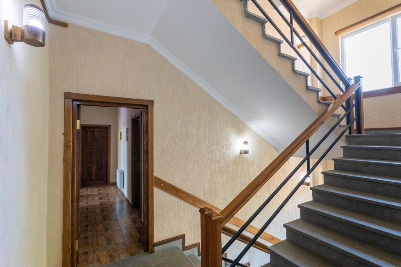 Hotel Phasis Koutaïssi Extérieur photo
