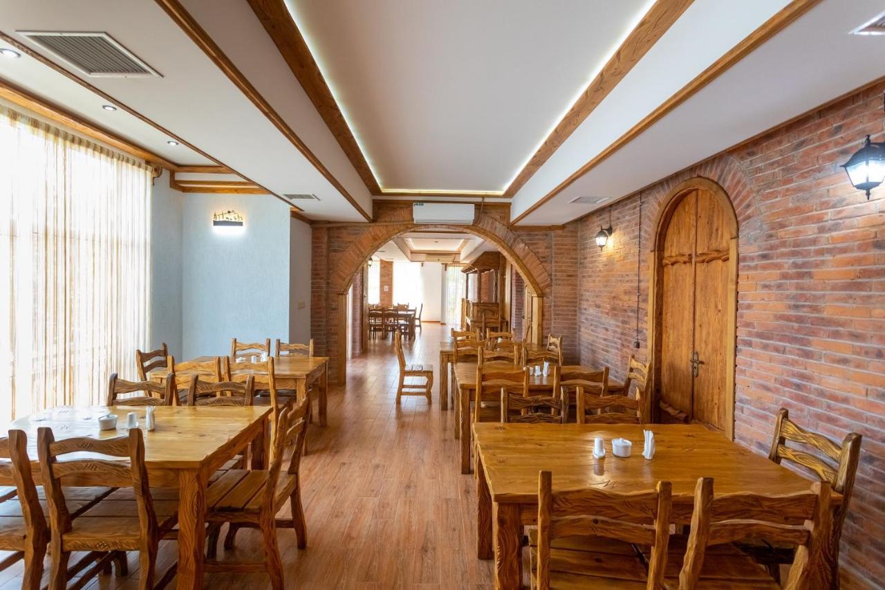 Hotel Phasis Koutaïssi Extérieur photo