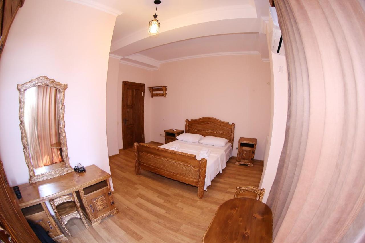 Hotel Phasis Koutaïssi Extérieur photo