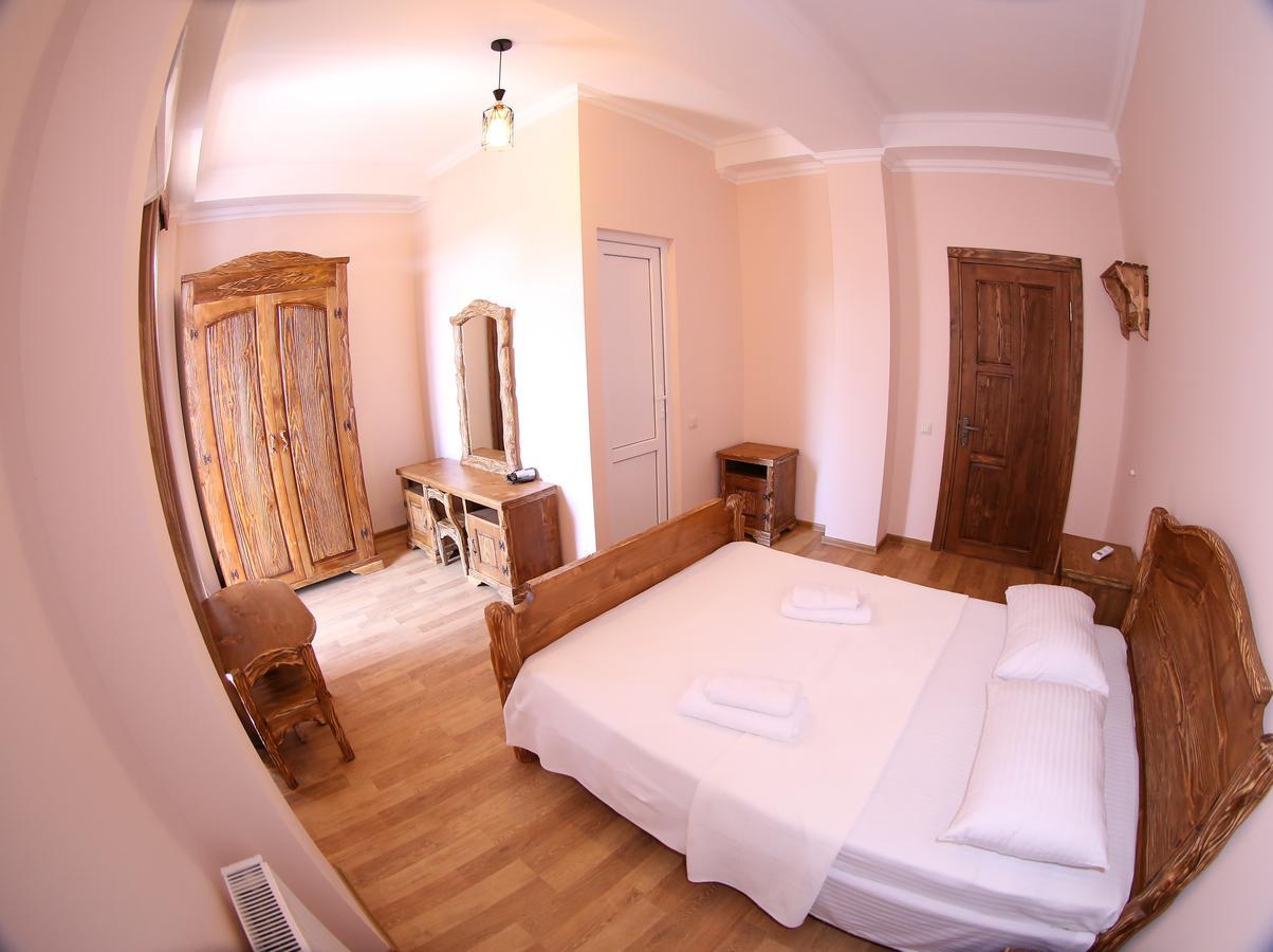 Hotel Phasis Koutaïssi Extérieur photo