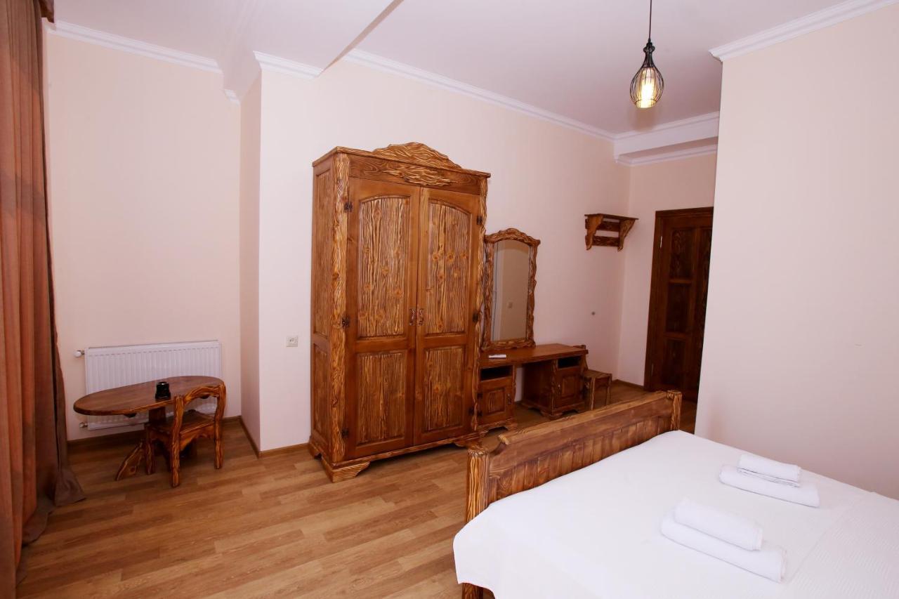 Hotel Phasis Koutaïssi Extérieur photo